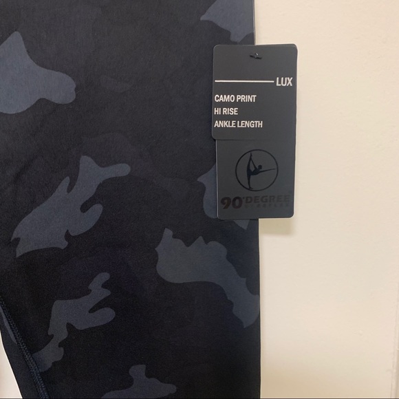 90 Degree By Reflex Black Camo Leggings - Picture 8 of 8